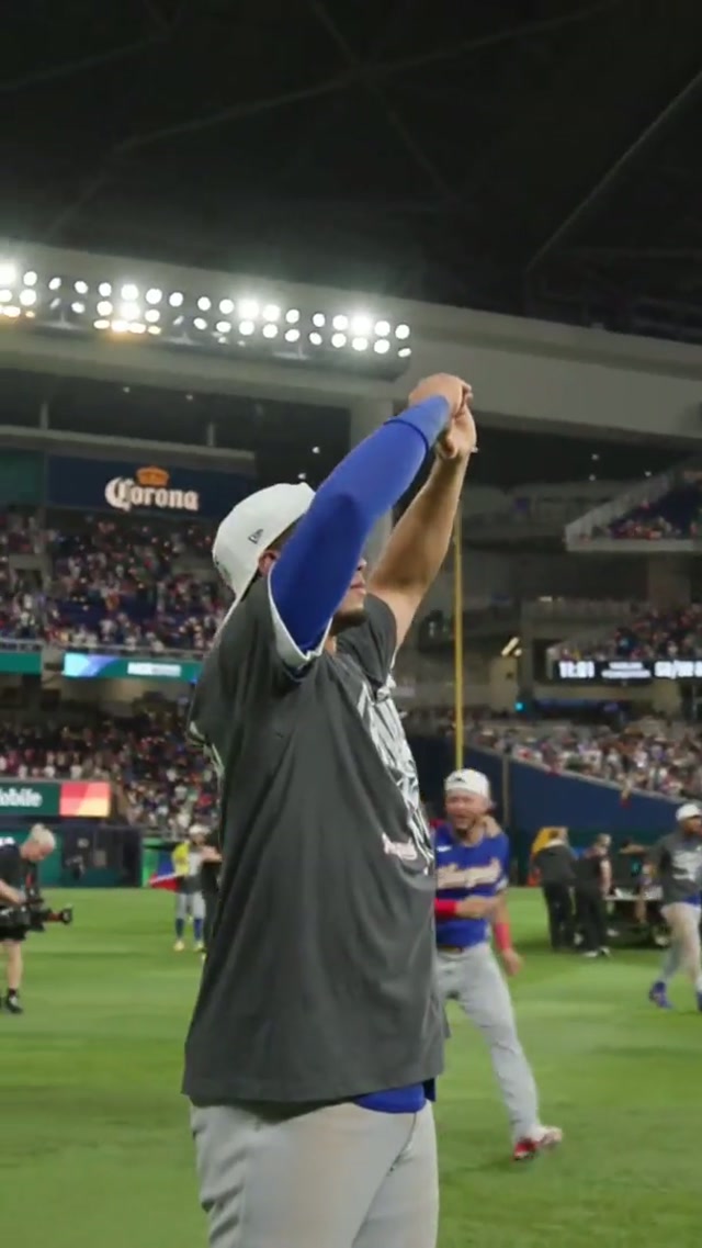 That’s our champ 🫶🇻🇪 #wbc #rockies #tovar 