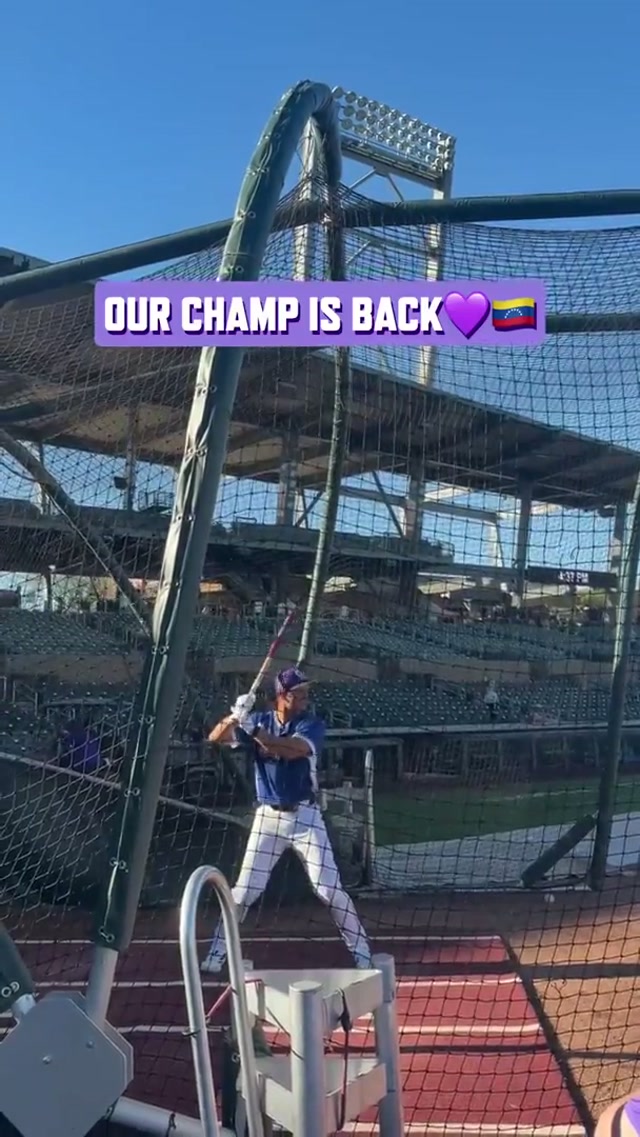 Tovar warming up in his Venezuela jersey before rejoining the lineup tonight 🥺 #rockies #wbc #Tovar 
