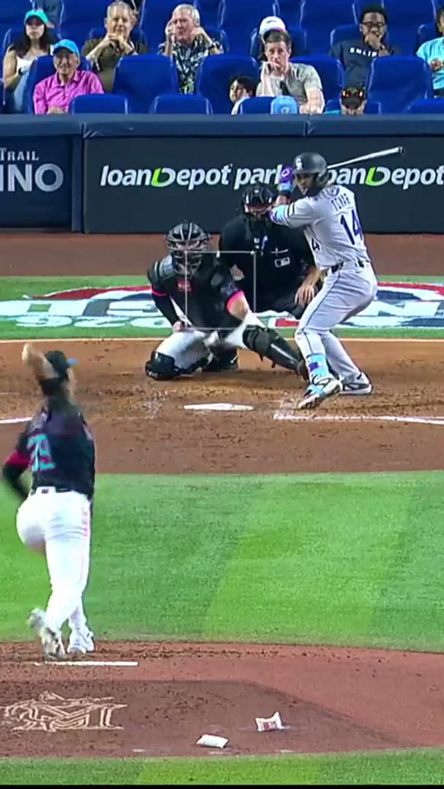 TOVI! #homerun #rockies #MLB 