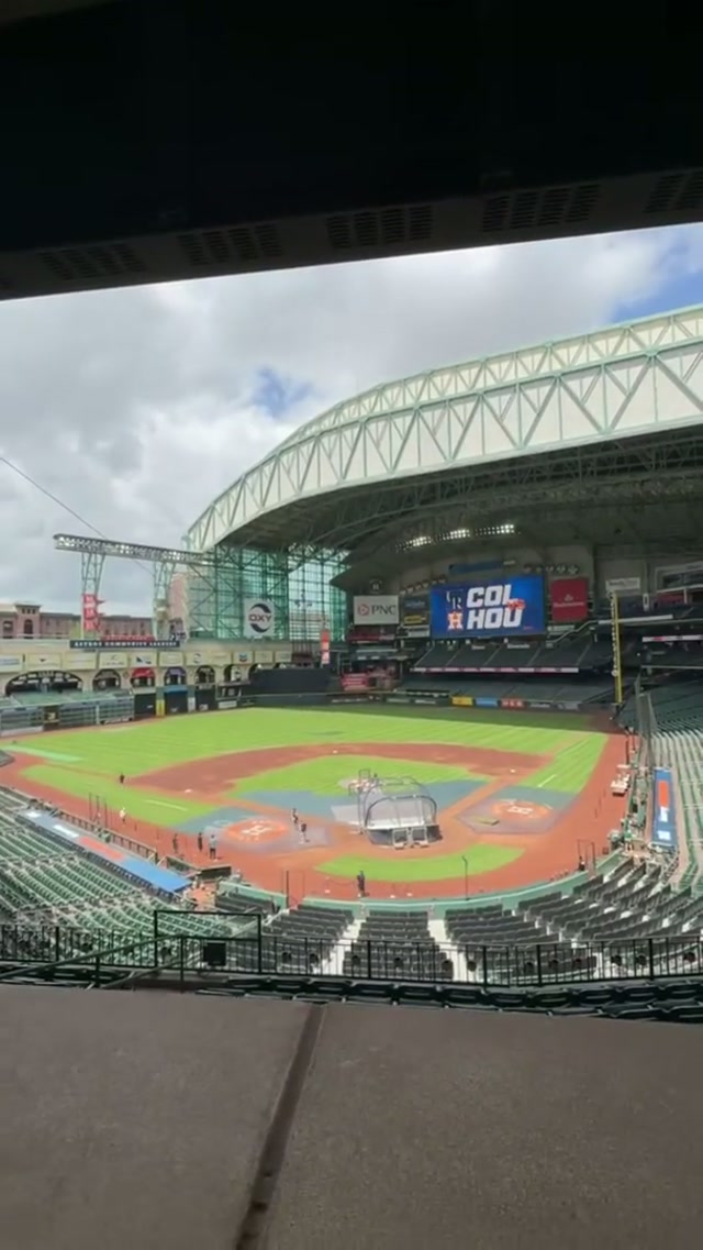 Just minding our business watching early batting practice and this happens… #rockies #spacecity #mlb 