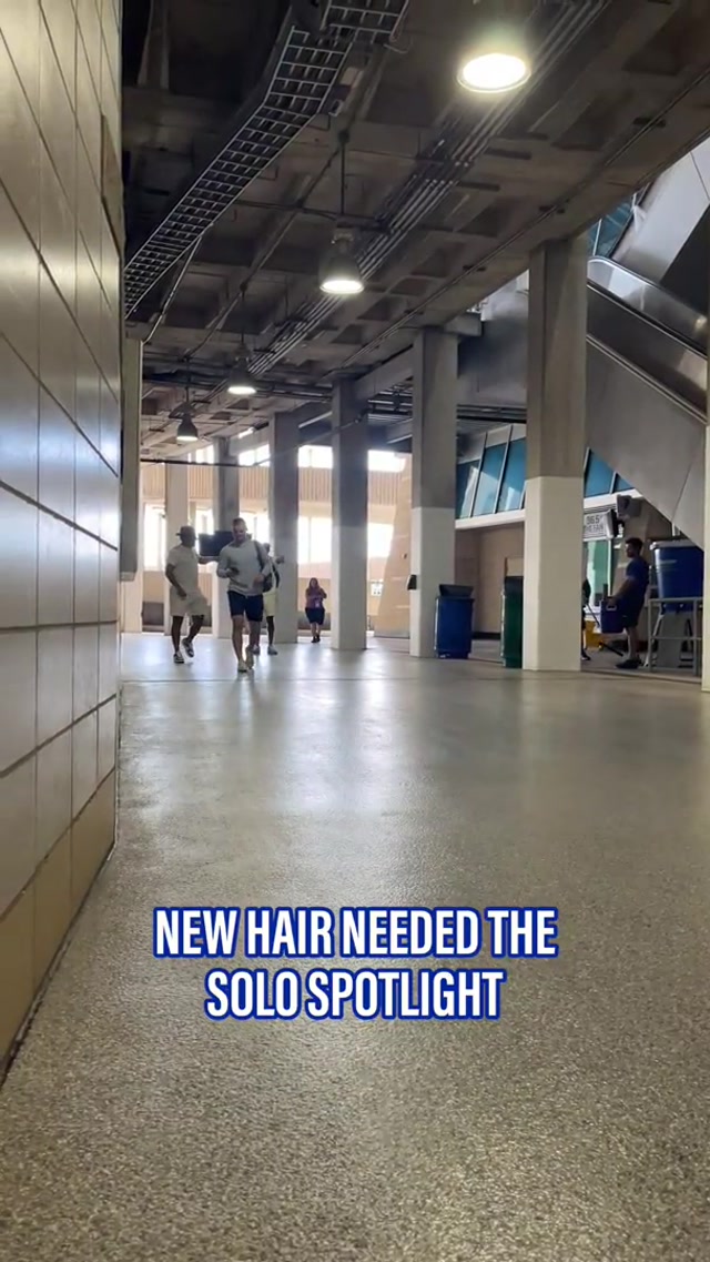 A moment for Maikel. 🤩 #royals #maikelgarcia #newhair #fitcheck #mlb 