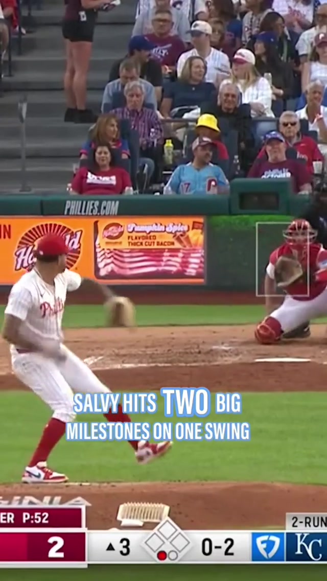 300 homers. ✅ 1,000 RBI. ✅ #royals #salvadorperez #homerun #baseballhighlights #MLB 