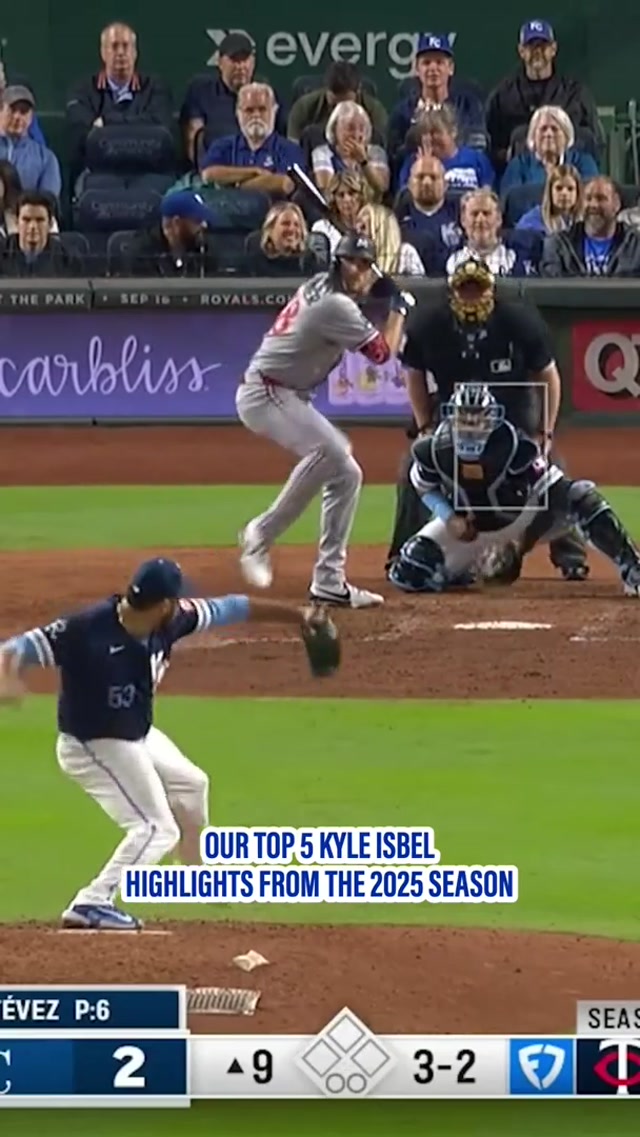 Izzy always putting on a show in center. 👏 #royals #baseballhighlights #topplays #MLB 