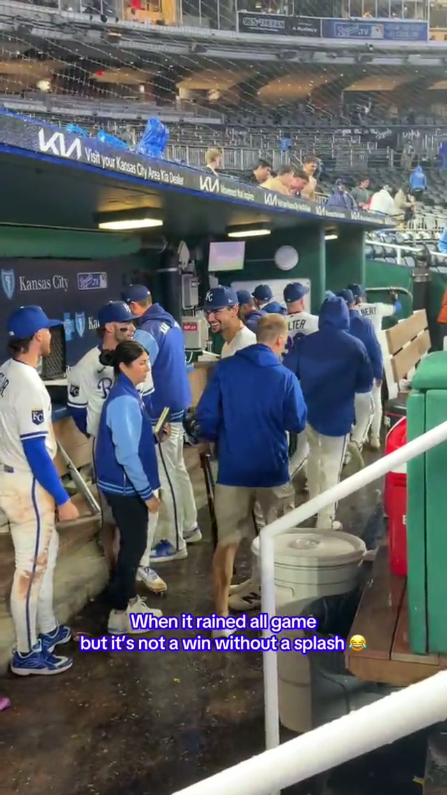 Youngins take on the Vet. 👀 #kcroyals #splash #baseball #funny #MLB @Carter Jensen @Jac 