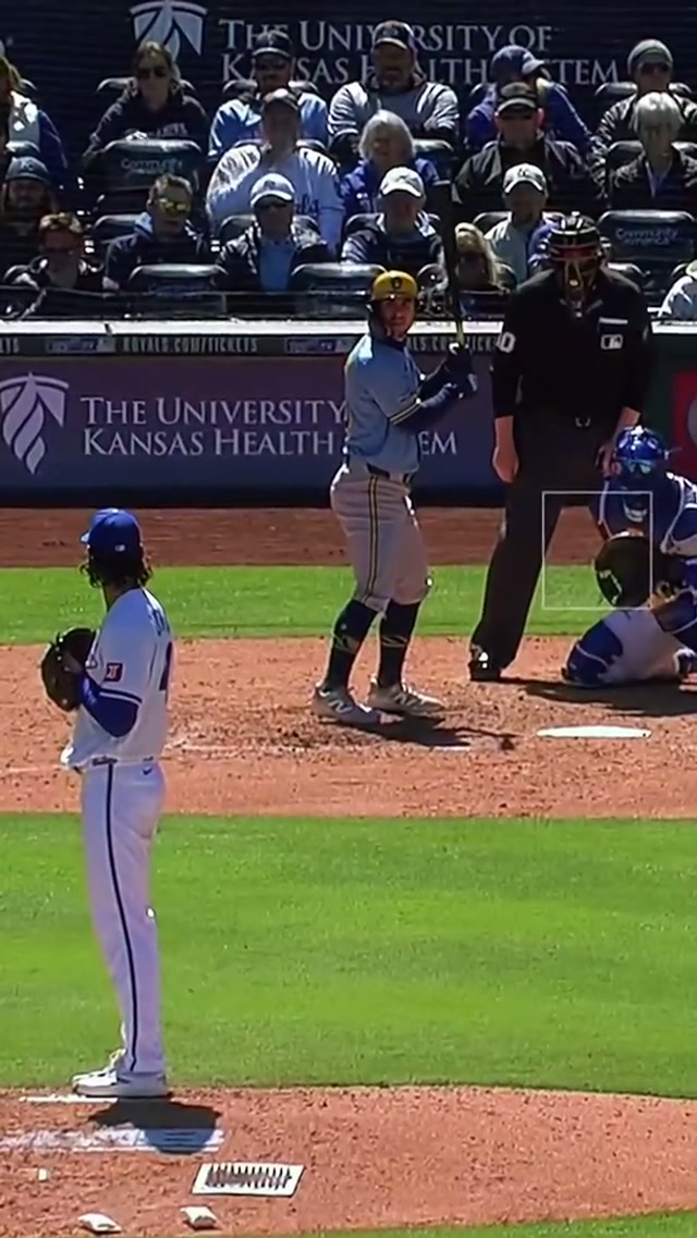 Daniel Lynch IV, what a play! #kcroyals #baseball #pitcher 