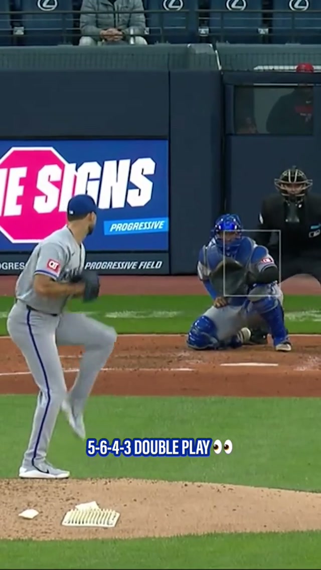 Not your average double play. 👀 #kcroyals #doubleplay #baseballhighlights #MLB 