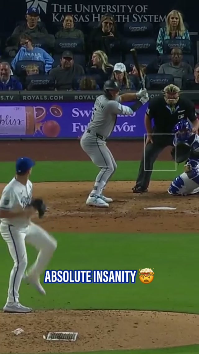 What a play! 🤯 #bobbywittjr #kcroyals #baseball #MLB @Bobby Witt Jr 