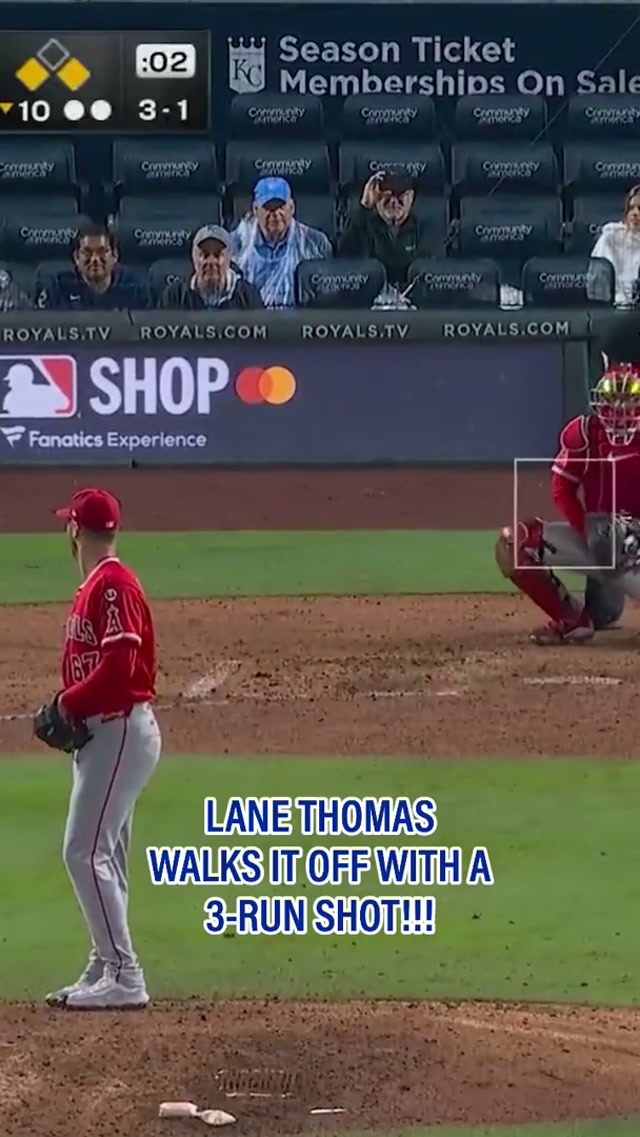 That’s a sweep! 🧹 #kcroyals #walkoff #homerun #baseball 