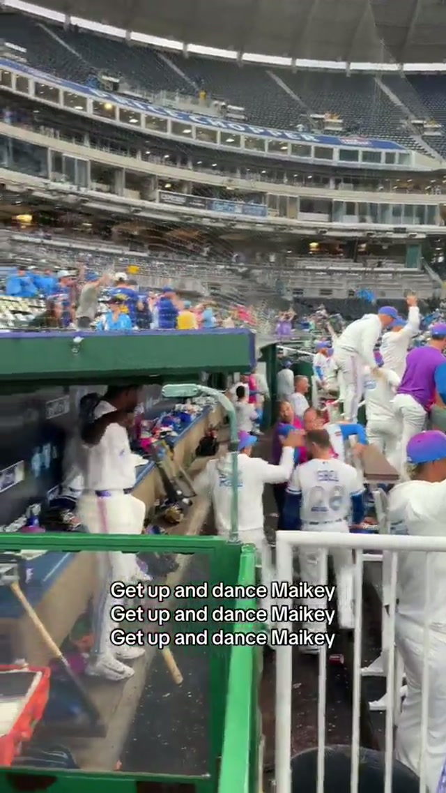 Prob what was going through his head. #kcroyals #mila #maikelgarcia #dance #funny 