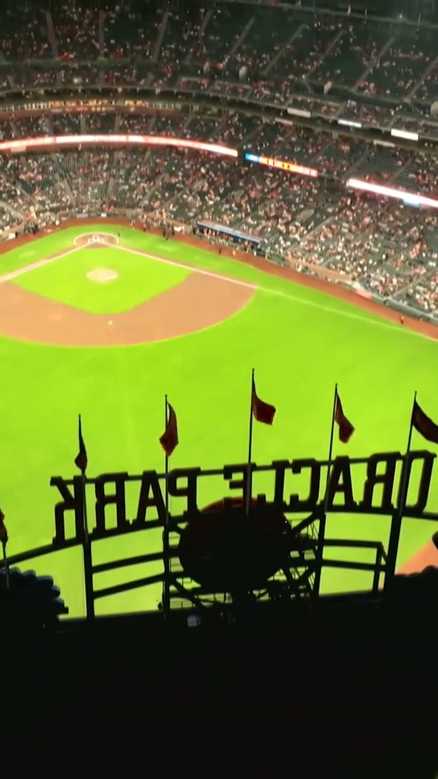 The offseason is OUTTA HERE 👋 Welcome back to #SFGiants baseball! #MLB #Baseball 