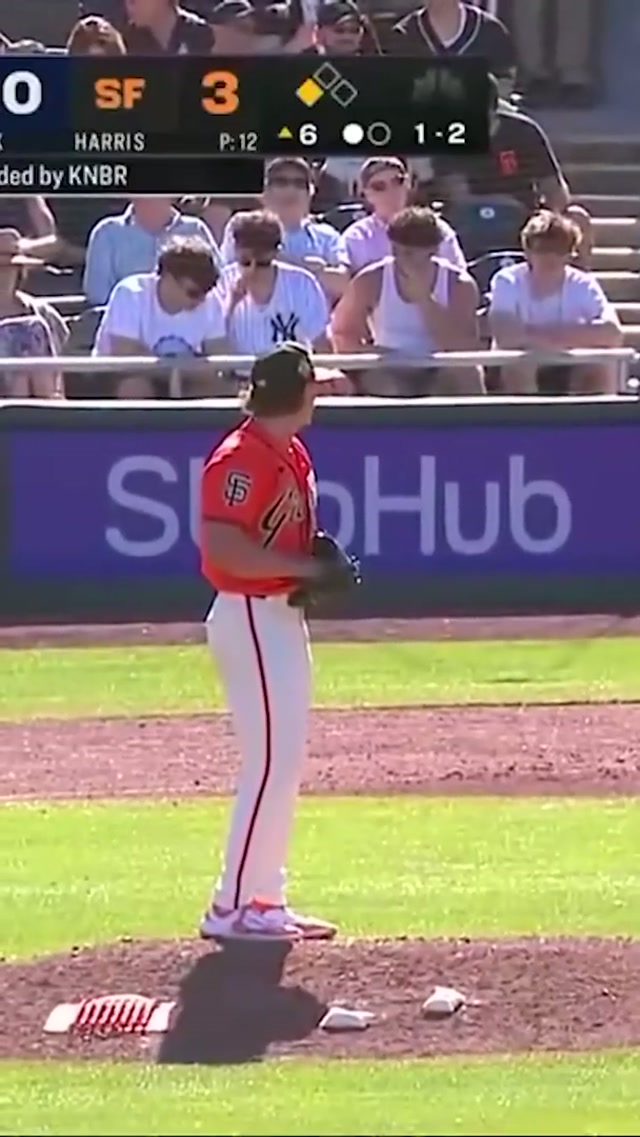 Jung Hoo Lee gets the runner at home 🎯 