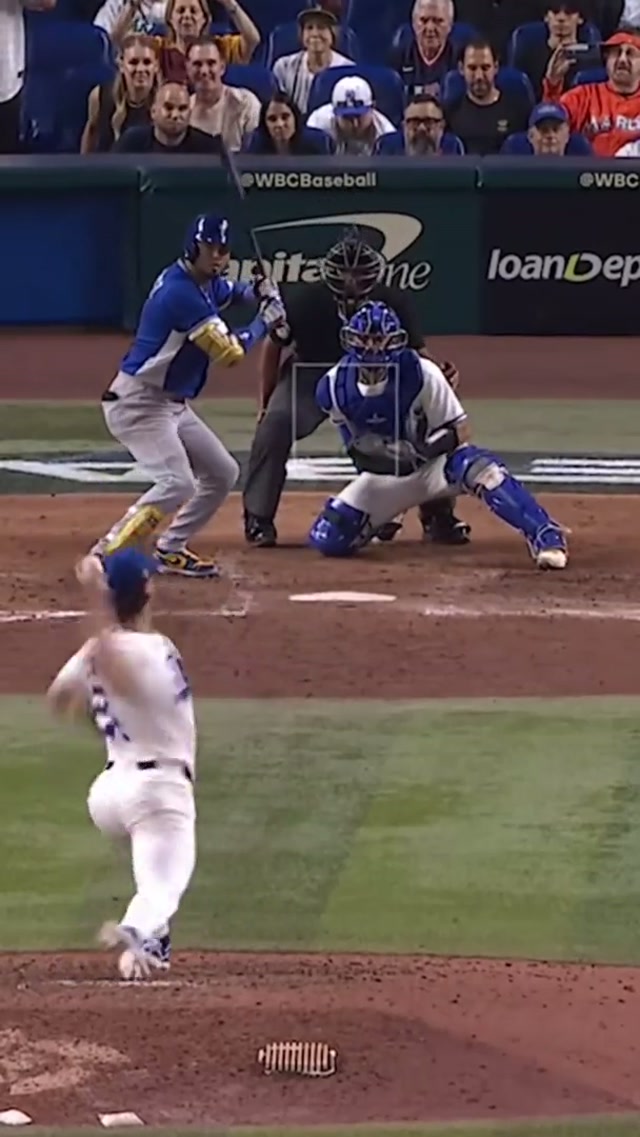 Every angle of Luis Arraez’s RBI that helped send Team Venezuela to the #WorldBaseballClassic title game 🇻🇪 #WBC #Baseball 