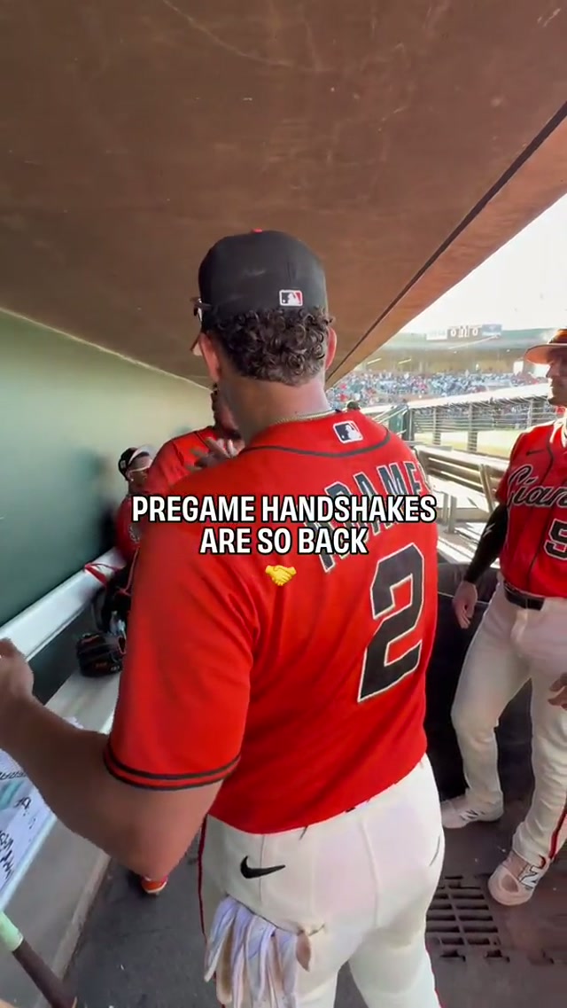 It’s still Spring Training for handshakes too 😅 #MLB #Baseball #Blooper 
