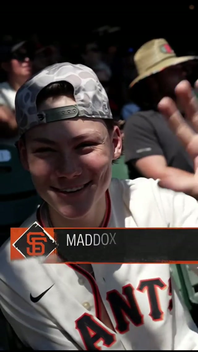 @Maddox Batson took a break from tour to stop by an #SFGiants game 🎸 #MLB #CountryMusic 