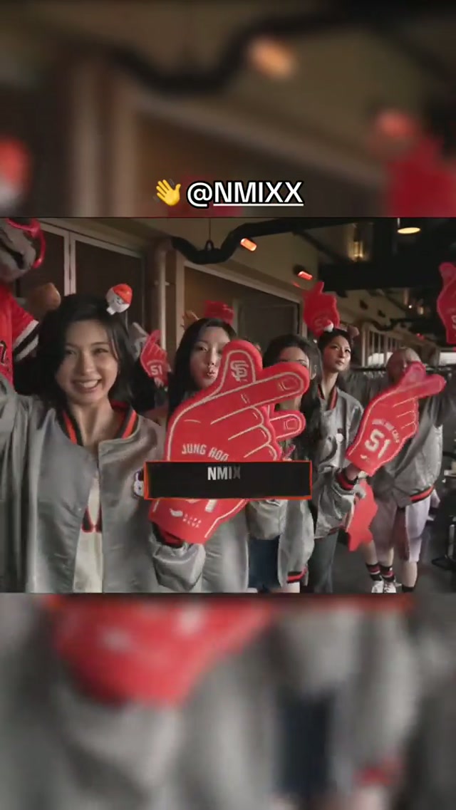 Thanks for coming to hang at the ballpark, @NMIXX! 🎶 #MLB #KPOP #NMIXX 