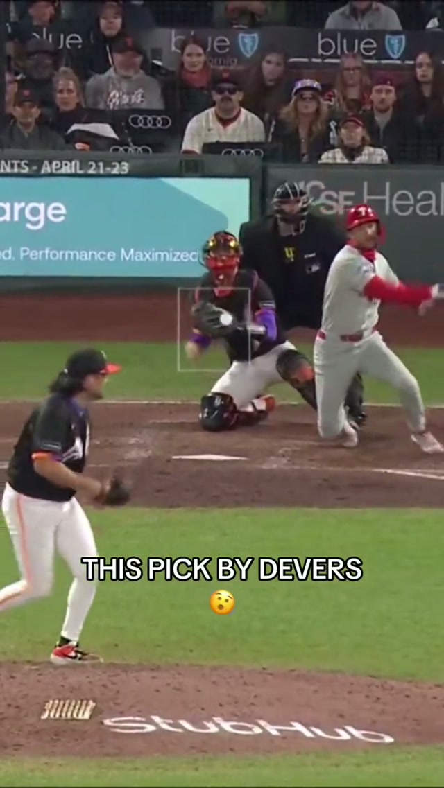 What a play from #WillyAdames and #RafaelDevers 🙂‍↕️ #MLB #Baseball @Willy Adames  