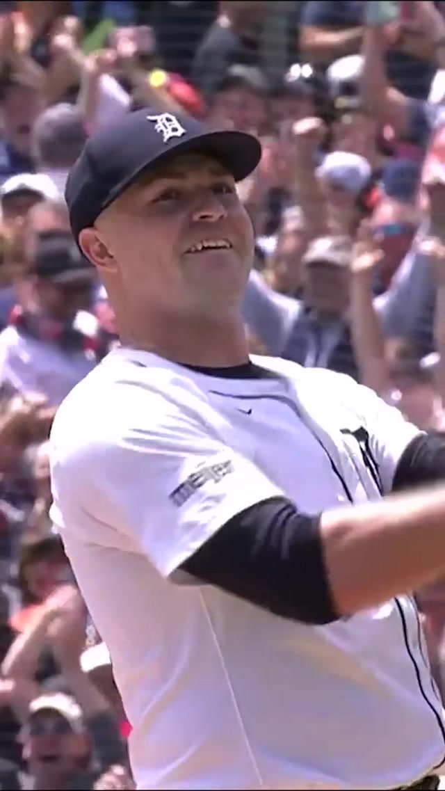 29 is TWENTY NOINEEEE 

#TarikSkubal #Birthday #NewGirl #schmidtnewgirl #twentynoine 