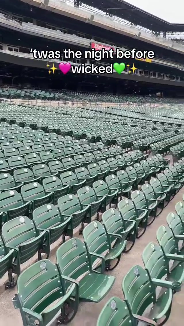 PAWS is excited for Wicked For Good 🪄

#wickedmovie #wicked #glinda #elphaba #wickedforgood 