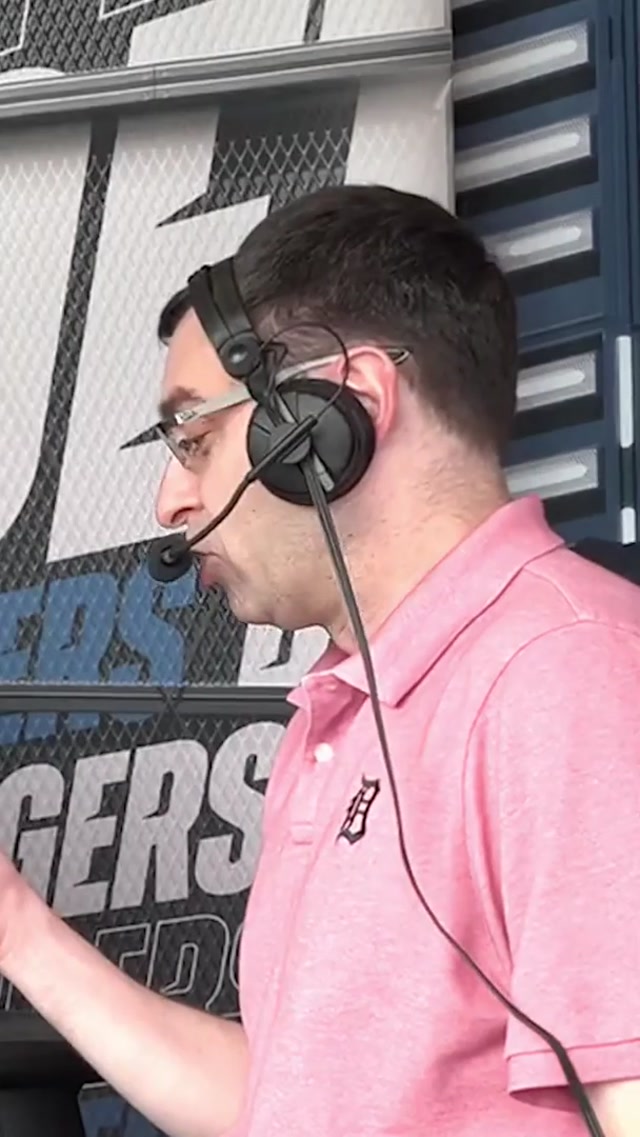 never a dull moment with this crew 

#core #raindelayquestions #tigers #funny 