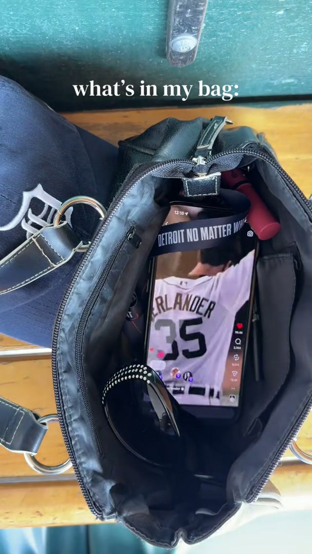 babe wake up Justin Verlander pitches for the Tigers today 🤭

#JustinVerlander #MLB #Tigers #Baseball 