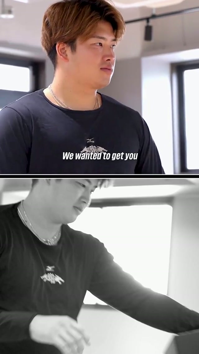 starting Mune's Chicago sports collection off right 🤝 #chicagosports #MLB #michaeljordan @Chicago Bears @Chicago Bulls 