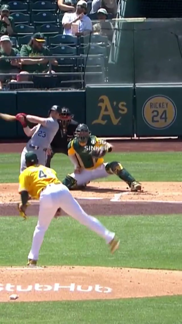 Benny crushed that baseball. #homerun #highlight #MLB