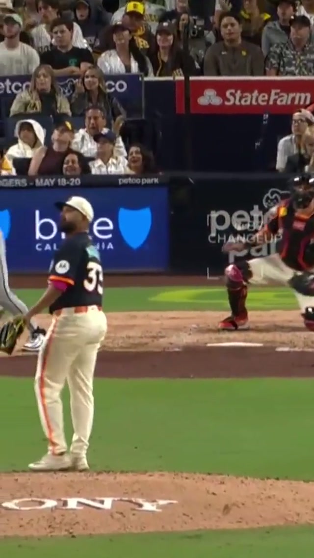 That ball never stood a chance #homerun #highlight #MLB