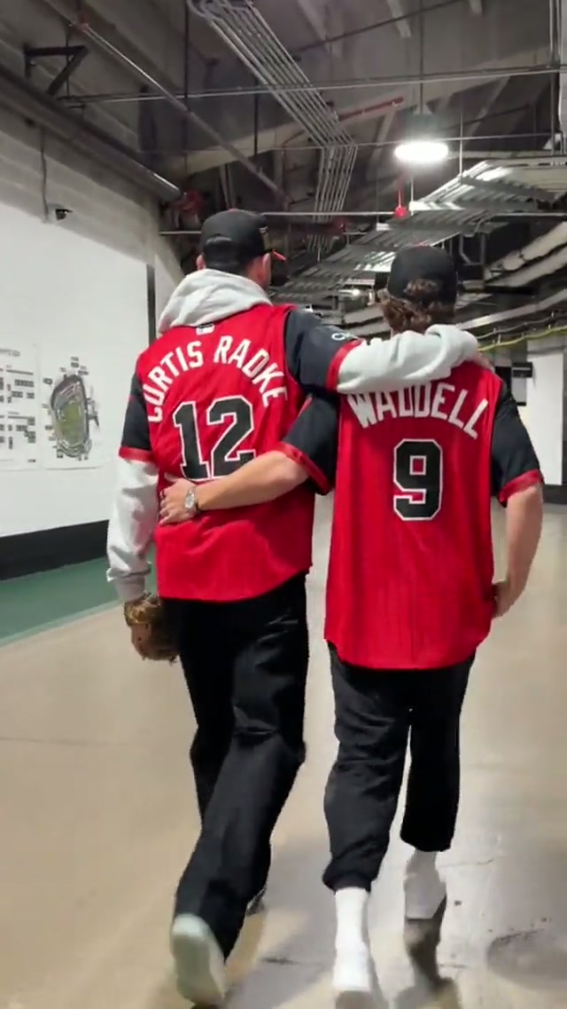 a bromance like no other 🥹 @Carl Radke @Ben Waddell #bravo #MLB #summerhouse 