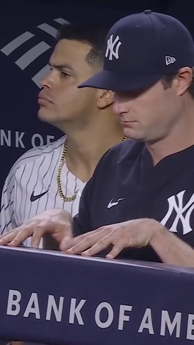 Rock on 🤘😂 #yankees #mlb #gerritcole #airguitar #piano 