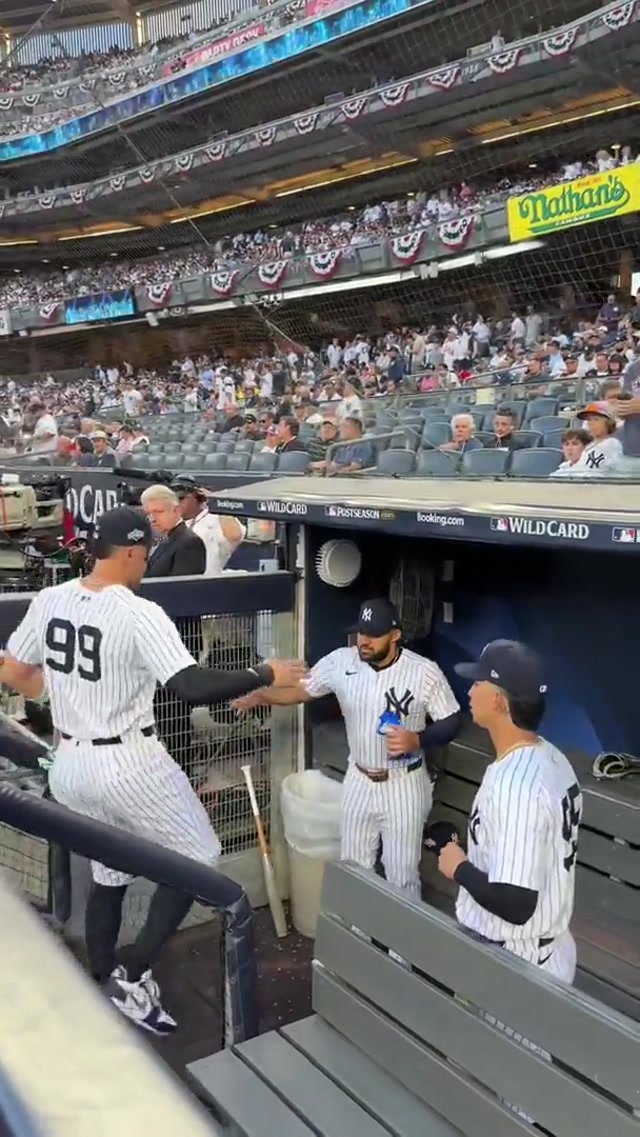 Ready to roll 🤝 #yankees #mlb #dugout #handshakes #postseason  