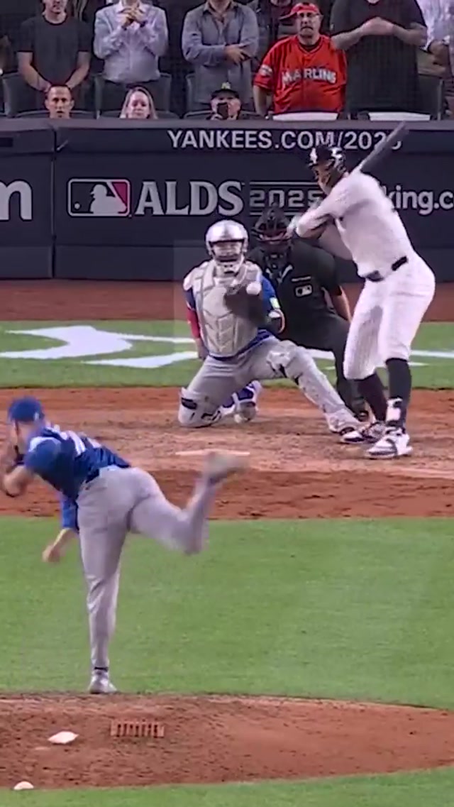 All Rise 😤😤 #yankees #mlb #alds #aaronjudge #homerun 