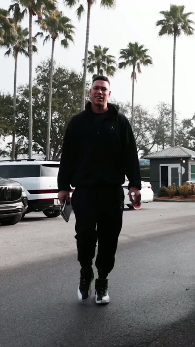 All Rise and Shine ☀️ #yankees #aaronjudge #riseandshine #springtraining 