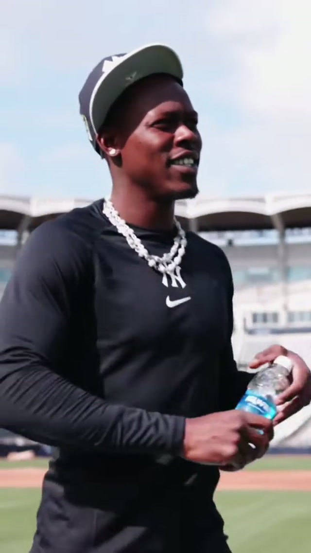 Back in The Pinstripes 🙌 #yankees #jazzchisholmjr #baseball 