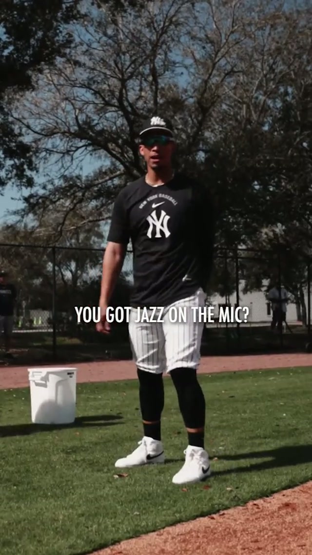 Stranger Things season 6 starring Oswaldo 👀

Full Mic'd Up on YouTube 📺 #yankees #oswaldocabrera #springtraining #micdup 