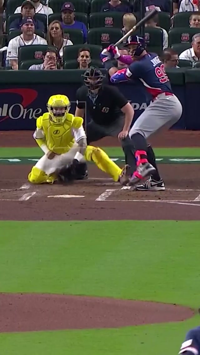 Our Captain. America’s Captain. #allrise #yankees #aaronjudge #homerun #wbc 