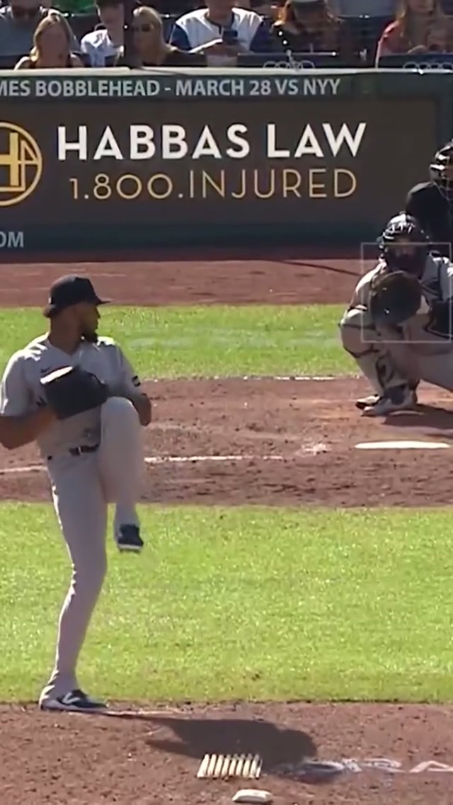 Filth from Doval 🤢🔥 #yankees #mlb #camilodoval #pitcher #strikeout 