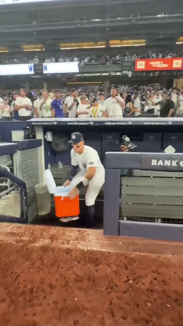 April showers bring May flowers ☔️ #yankees #walkoff #aaronjudge #josecaballero 