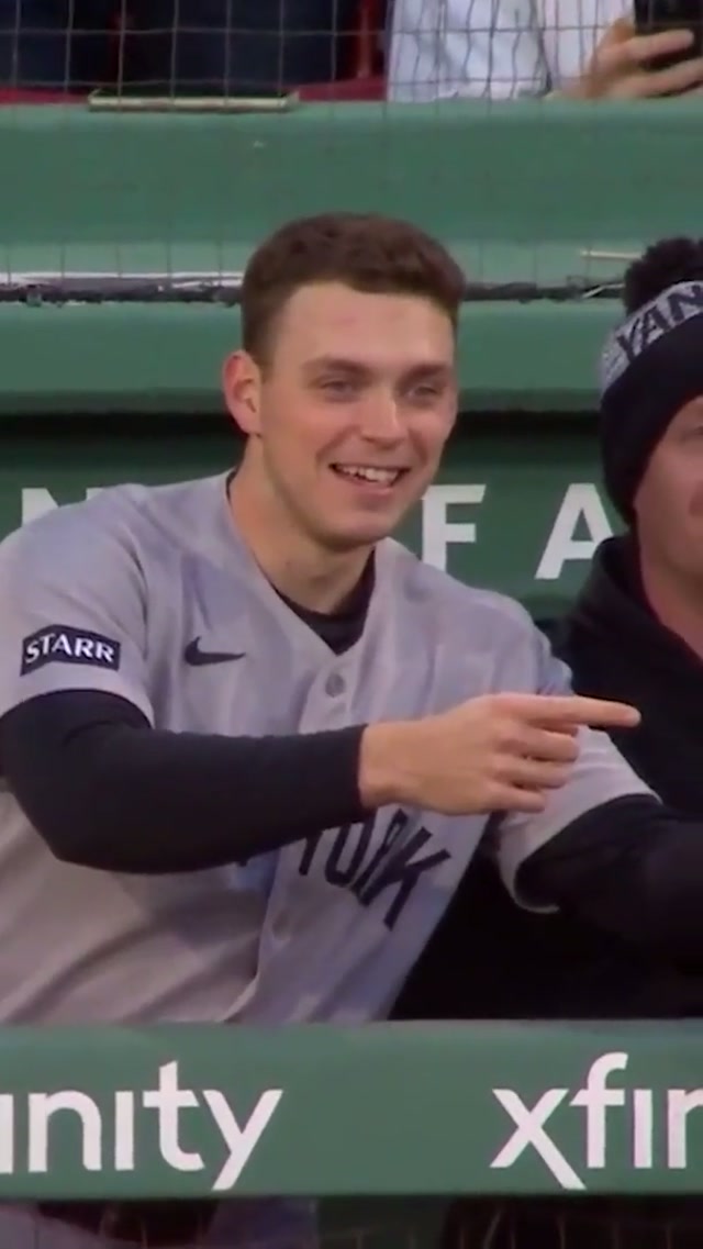 That way, Jazz 👉 #yankees #mlb #baseball #homerun #jazzchisholmjr 