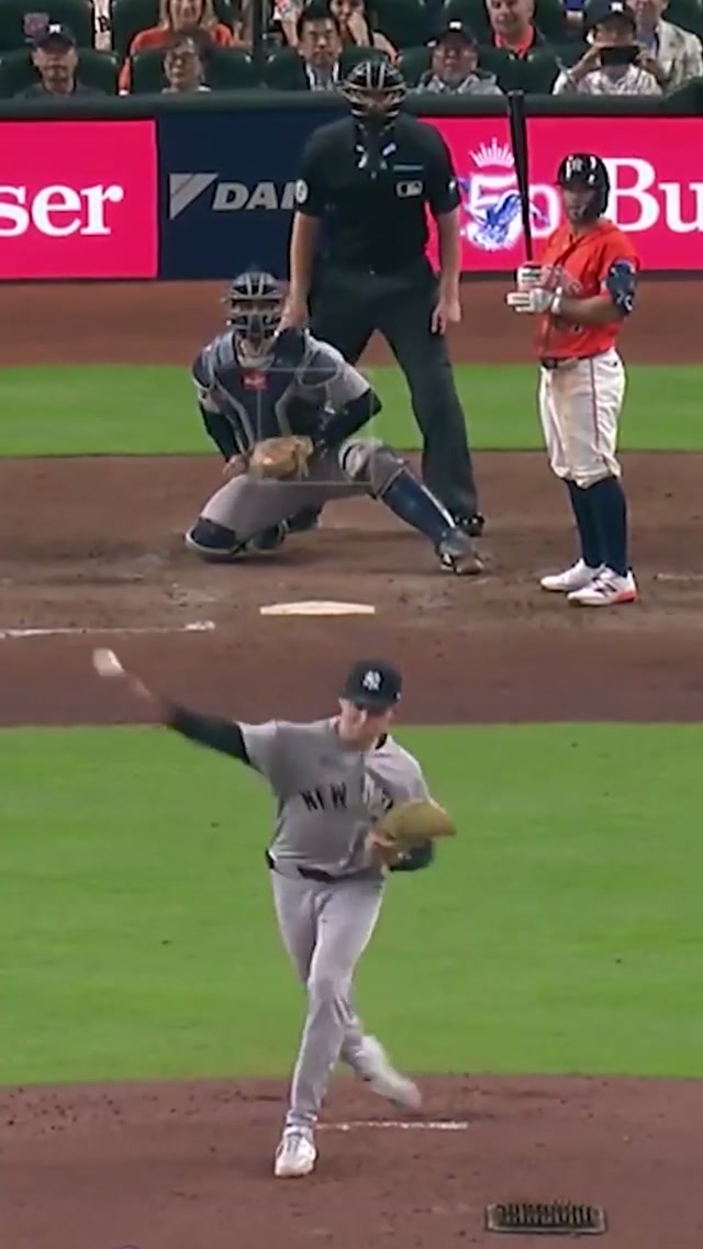 This pickoff move 👀 #yankees #baseball #willwarren #jazzchisholmjr 