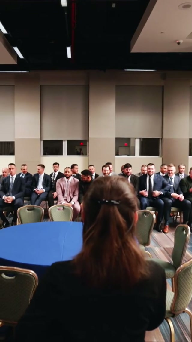 "It is our honor and our responsibility to give back to the community that gives us so much." 💙

Behind the NY | Episode 8: The Yankees Homecoming Dinner on YouTube now 📺