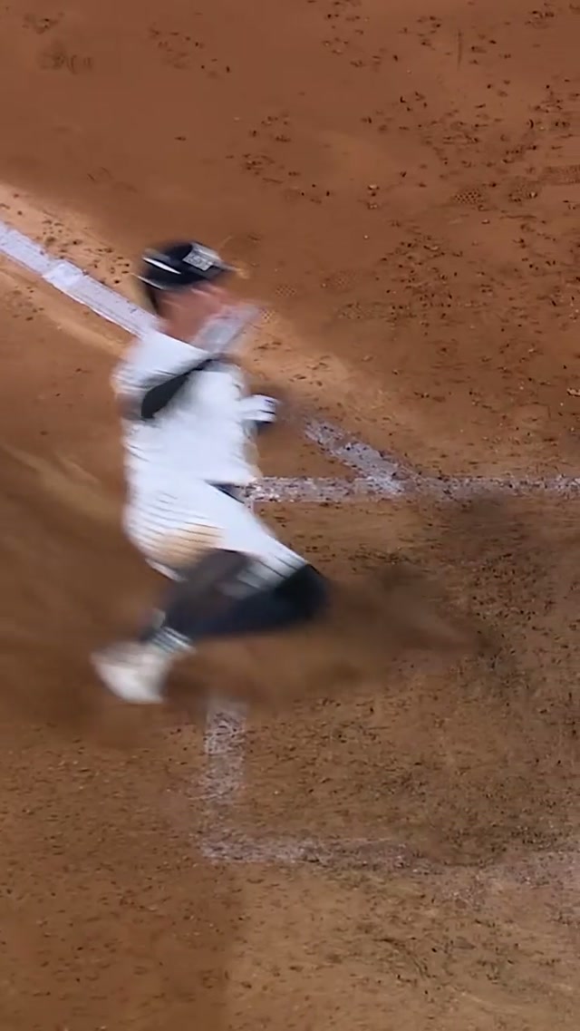 One sly fox 🦊 #yankees #baseball #anthonyvolpe #slide 