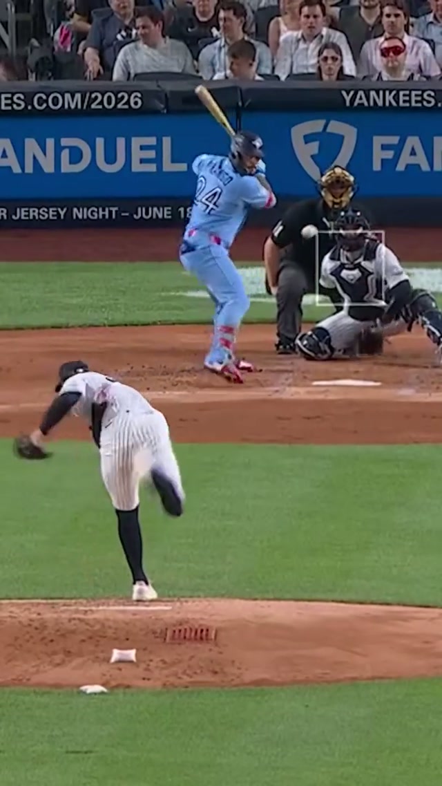 What a catch from Cody 👏🤯 #yankees #baseball #codybellinger #catch #defense 
