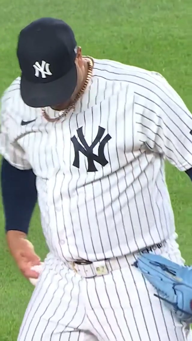Fired-up Fernando 🔥 #yankees #fernandocruz #baseball #reaction 