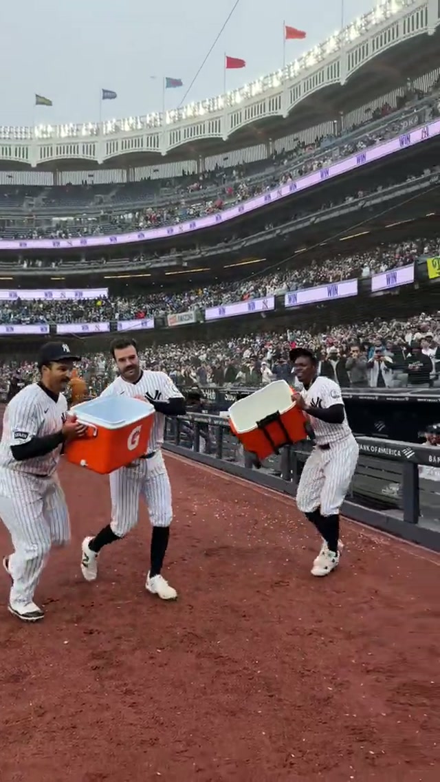 Chance of Showers: 99% ☔️ #yankees #mlb #walkoff #aaronjudge #celebration 