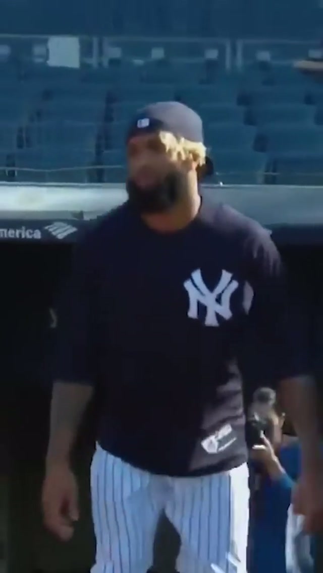 Welcome back to NY, @Odell Beckham Jr. 🙌 #yankees #yankeestadium #obj #aaronjudge #giancarlostanton 