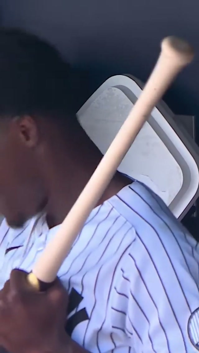From wearing Big G’s pants to using Judge’s bat 😂 #yankees #mlb #baseball #jazzchisholmjr 