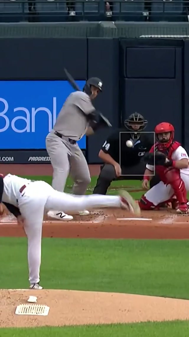 443-ft No-Doubter. Congrats Spencer on your 1st Major League Home Run! 👏 #yankees #mlb #baseball #spencerjones #homerun 