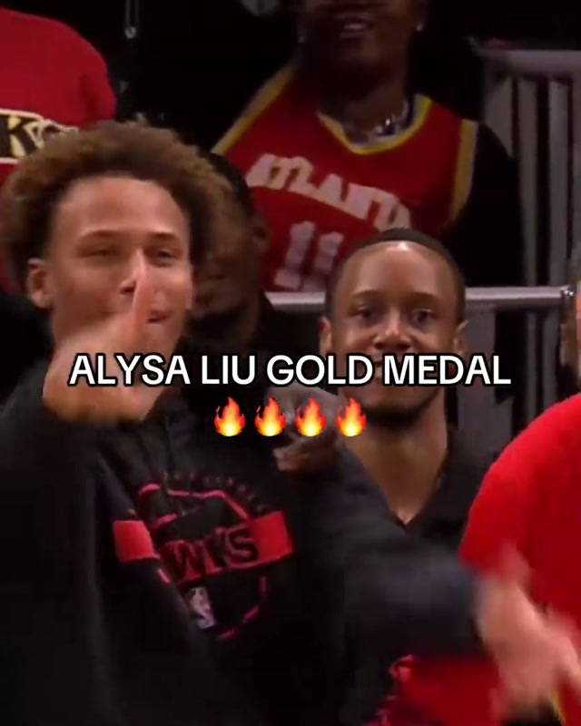 ALYSA LIU WON GOLD FOR WOMENS FIGURE SKATING 🤩 #alysaliu #olympics #giftok #figureskating 