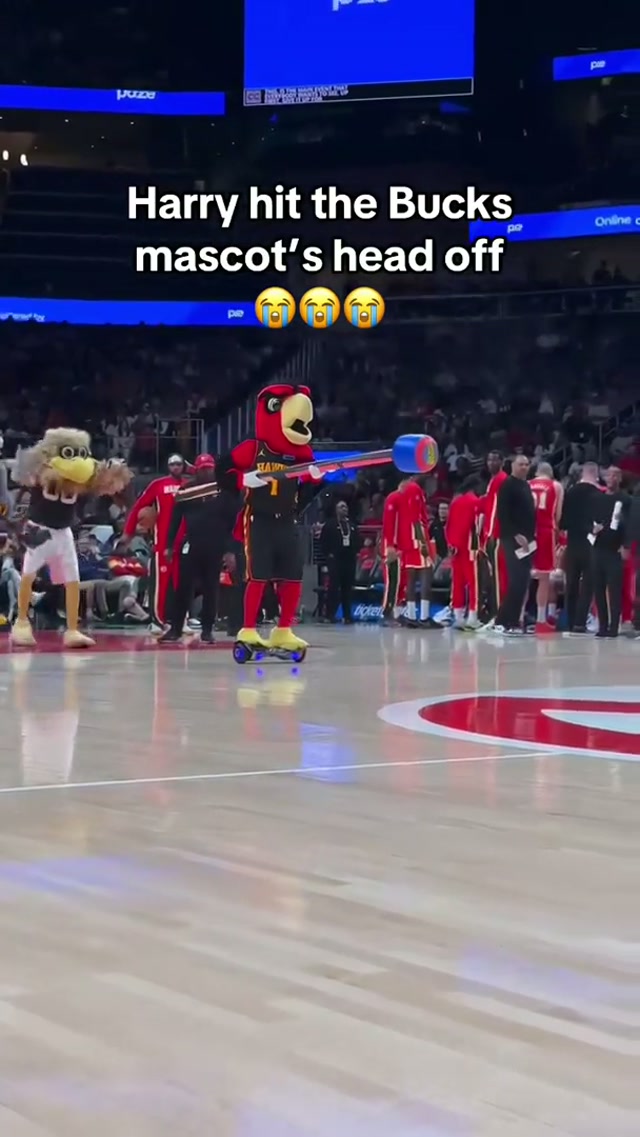 That’s disrespectful 😭😭 #hawks #bucks #mascot 