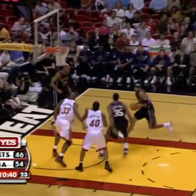 Had to get the goat of dunking on this trend #dunk #edit #basketball #poster #vincecarter 